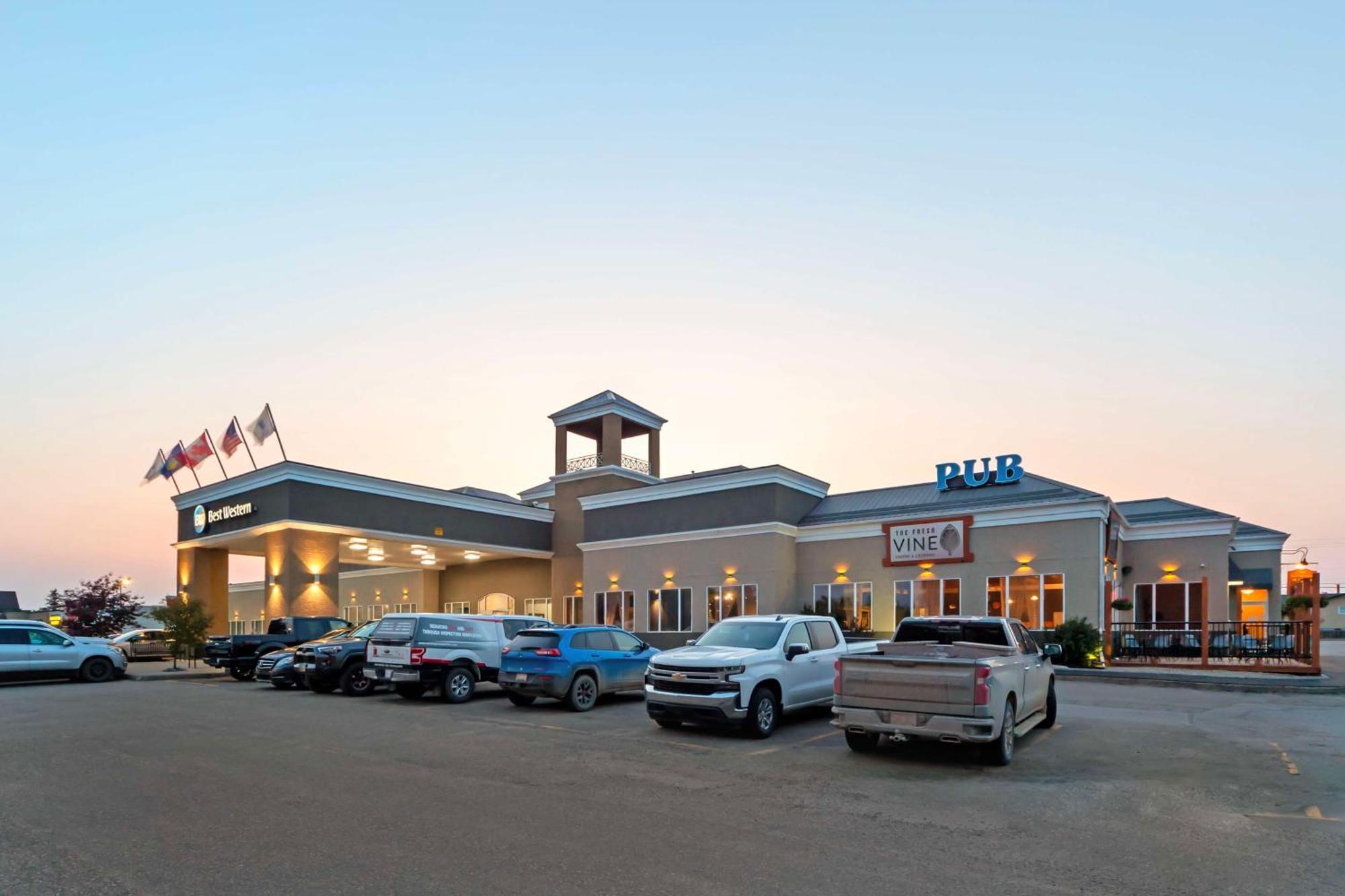 Best Western High Road Inn Эдсон Экстерьер фото